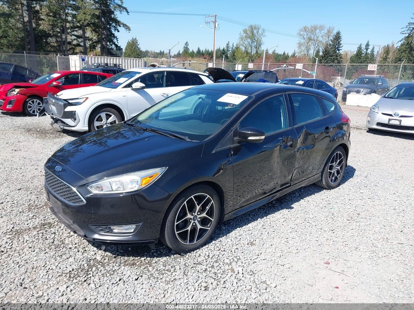 1FADP3K28FL211361 2015 Ford Focus 2.0 Se grey