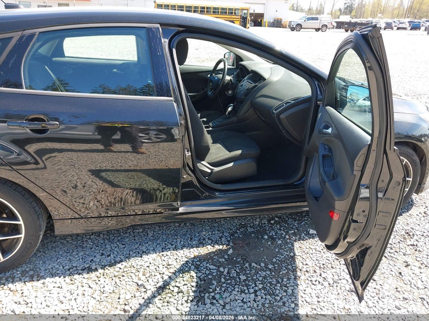 2015 Ford Focus 2.0 Se grey Lot 111044823217 Vin 1FADP3K28FL211361