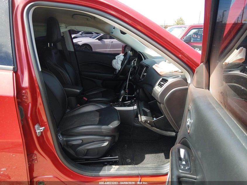 3C4NJDBB6KT768063 2019 Jeep Compass 2.4 Latitude 4X4 red