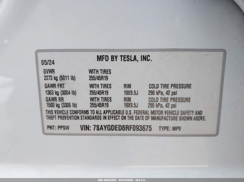 2024 Tesla Model y Long Range Single Motor Rear-Wheel Drive/Rwd white Lot 111044823292 Vin 7SAYGDED8RF093675