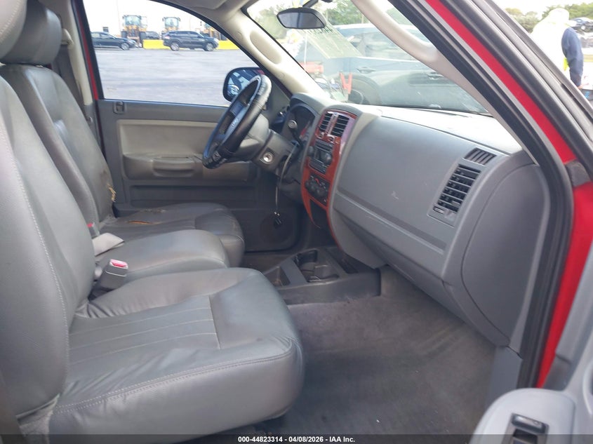 2005 Dodge Dakota Slt