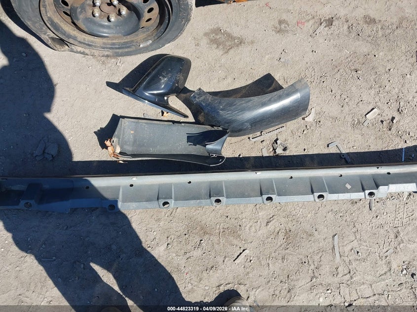 2005 Toyota Matrix Xr VIN: 2T1KR32E25C412569 Lot: 44823319