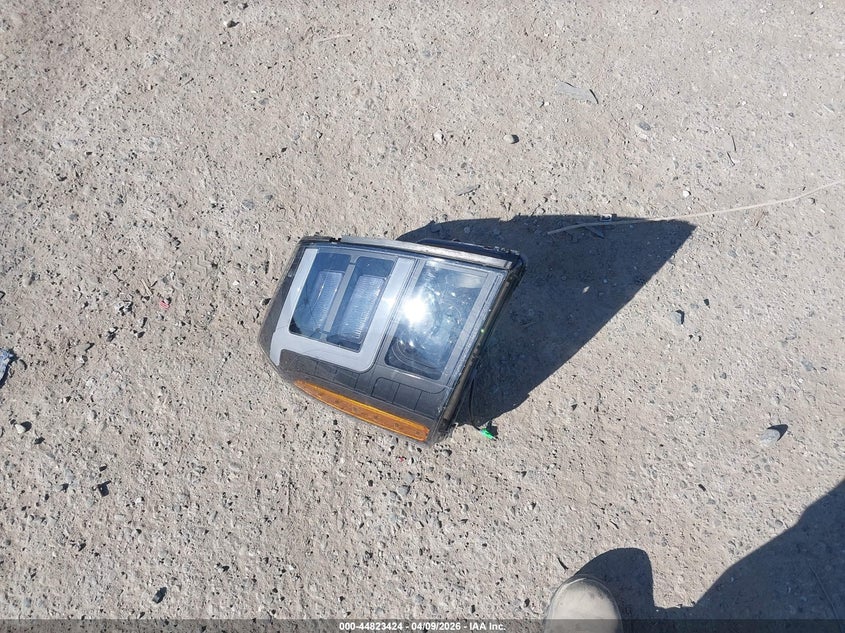 2010 Cadillac Escalade Premium VIN: 1GYUKCEF9AR258261 Lot: 44823424