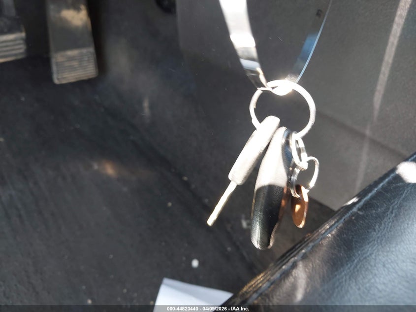 2005 Buick Lacrosse Cxl VIN: 2G4WD562951258450 Lot: 44823440