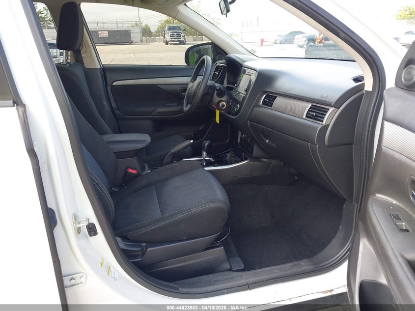 2018 Mitsubishi Outlander Es