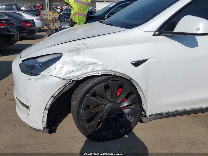 2021 Tesla Model y Performance Dual Motor All-Wheel Drive white Lot 111044823683 Vin 5YJYGDEF0MF146442