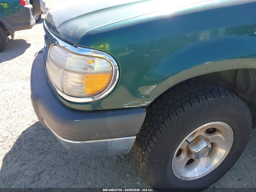 2000 Ford Explorer Xlt VIN: 1FMDU83P8YZC32720 Lot: 44823756