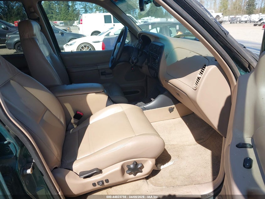 2000 Ford Explorer Xlt