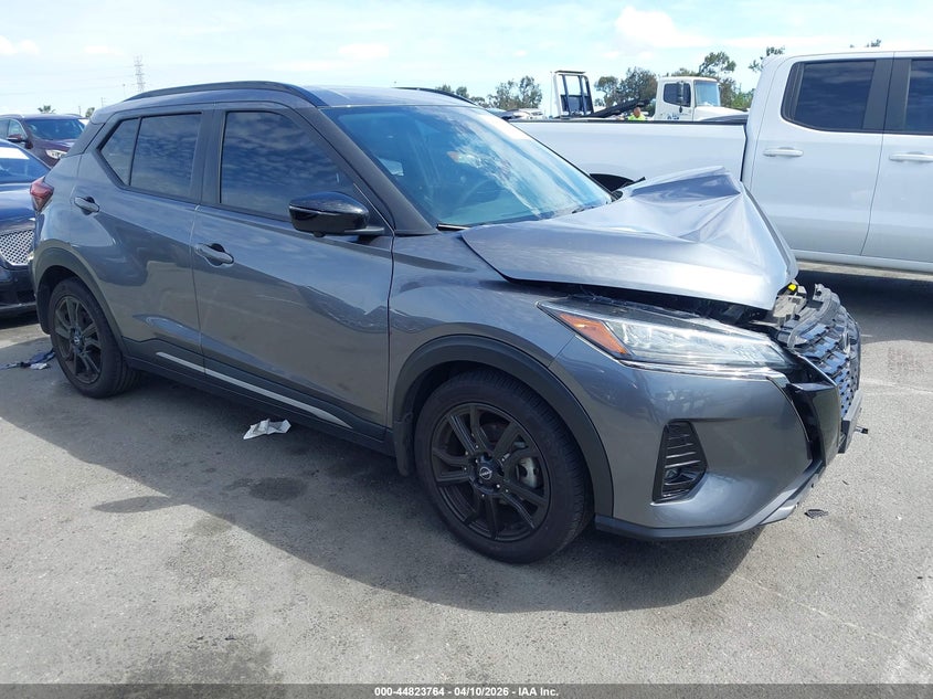 2023 Nissan Kicks Sr Xtronic Cvt