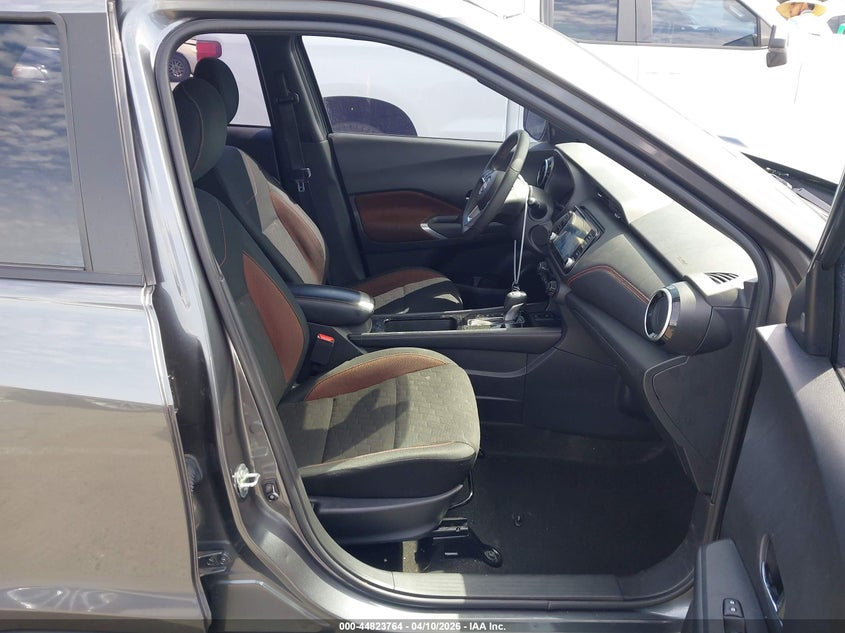 2023 Nissan Kicks Sr Xtronic Cvt