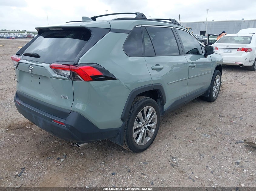 VIN 2T3C1RFV8NW223276 2022 TOYOTA RAV4 XLE PREMIUM