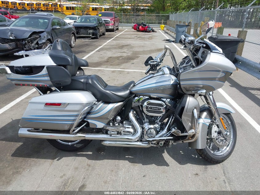 2016 Harley-Davidson Fltruse Cvo Road Glide VIN: 1HD1TAN11GB950710 Lot: 44823942