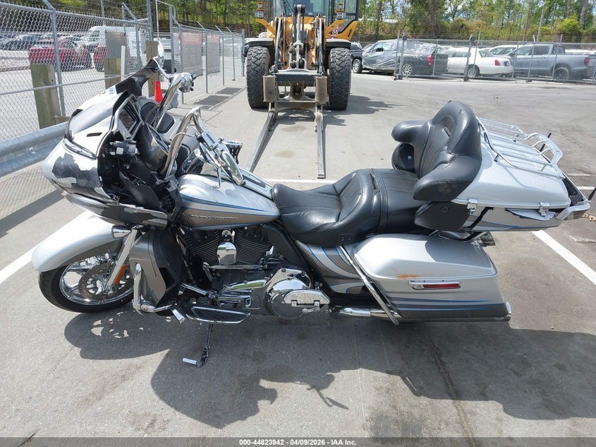 2016 Harley-Davidson Fltruse Cvo Road Glide VIN: 1HD1TAN11GB950710 Lot: 44823942