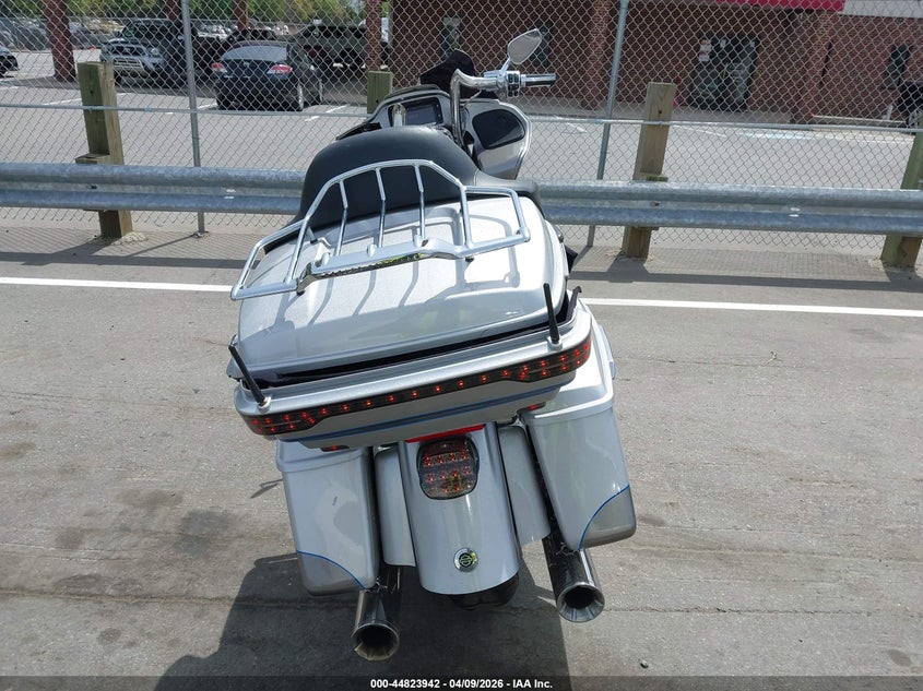 2016 Harley-Davidson Fltruse Cvo Road Glide VIN: 1HD1TAN11GB950710 Lot: 44823942