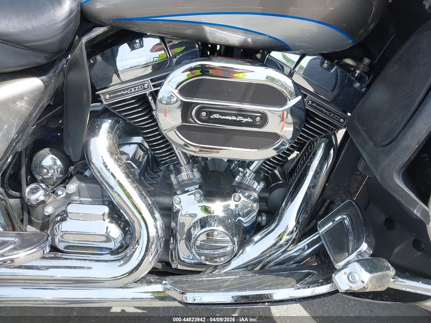 2016 Harley-Davidson Fltruse Cvo Road Glide VIN: 1HD1TAN11GB950710 Lot: 44823942