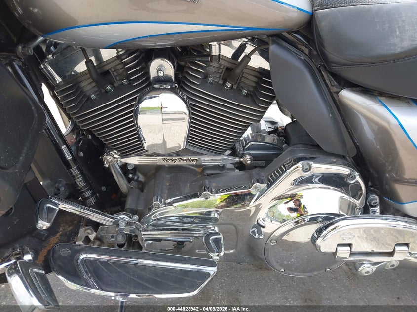 2016 Harley-Davidson Fltruse Cvo Road Glide VIN: 1HD1TAN11GB950710 Lot: 44823942