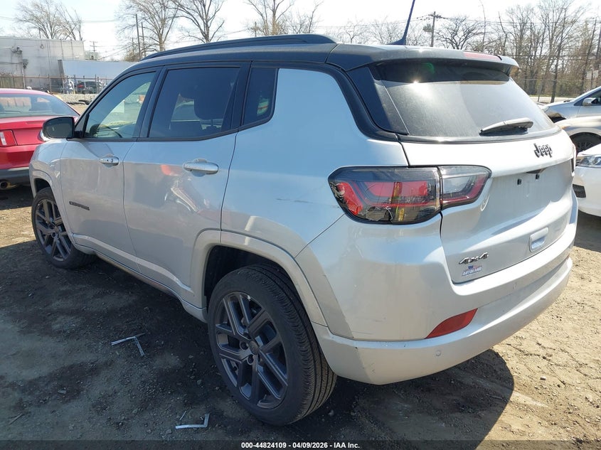 3C4NJDCN4RT173277 2024 Jeep Compass 2.0 Limited 4X4 silver