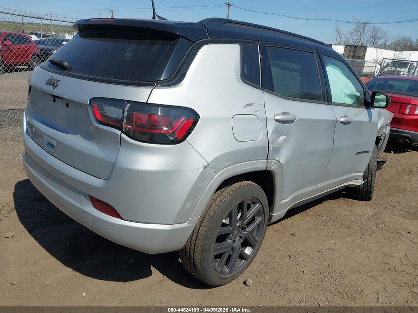 3C4NJDCN4RT173277 2024 Jeep Compass 2.0 Limited 4X4 silver