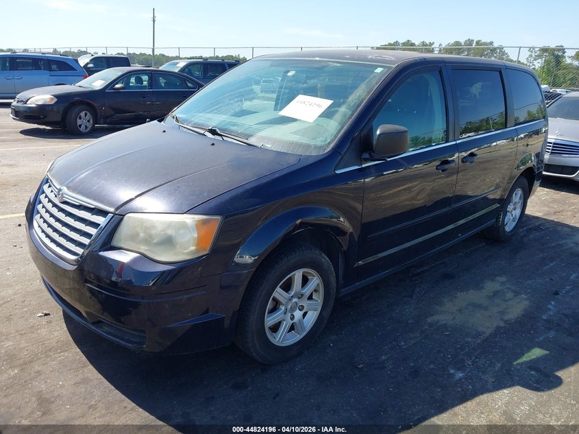 2010 Chrysler Town & Country Lx