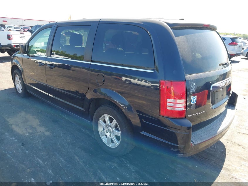 2010 Chrysler Town & Country Lx