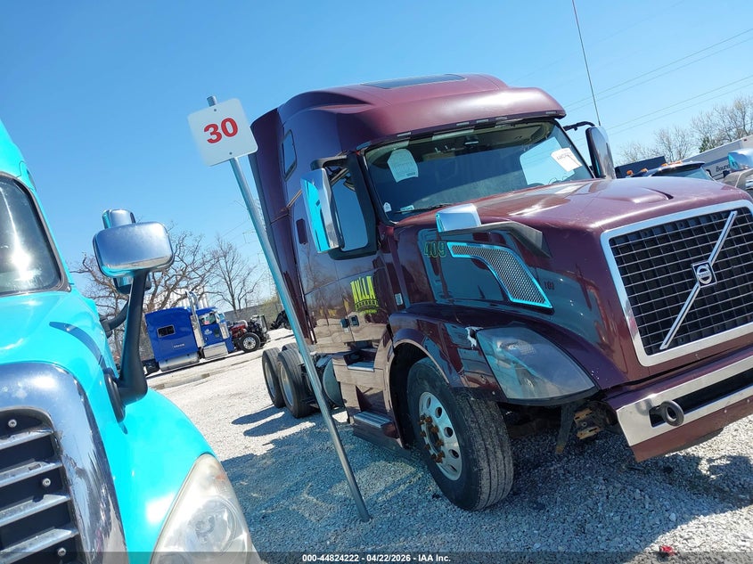 2017 Volvo Vnl brown Lot 111044824222 Vin 4V4NC9EH3HN973425