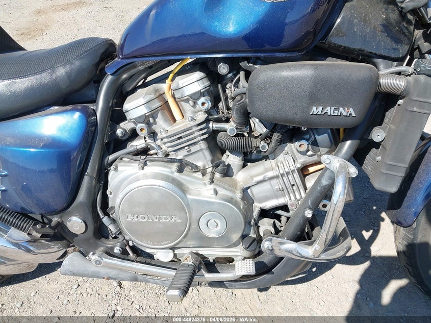 1987 Honda Vf700 C VIN: 1HFRC211XHA306037 Lot: 44824376