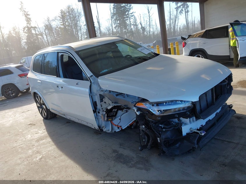 2023 Volvo Xc90 Recharge Plug-In Hybrid T8 Ultimate 6-Seater