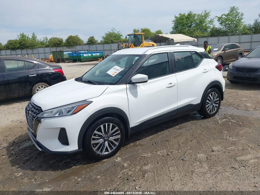 2022 Nissan Kicks Sv Xtronic Cvt