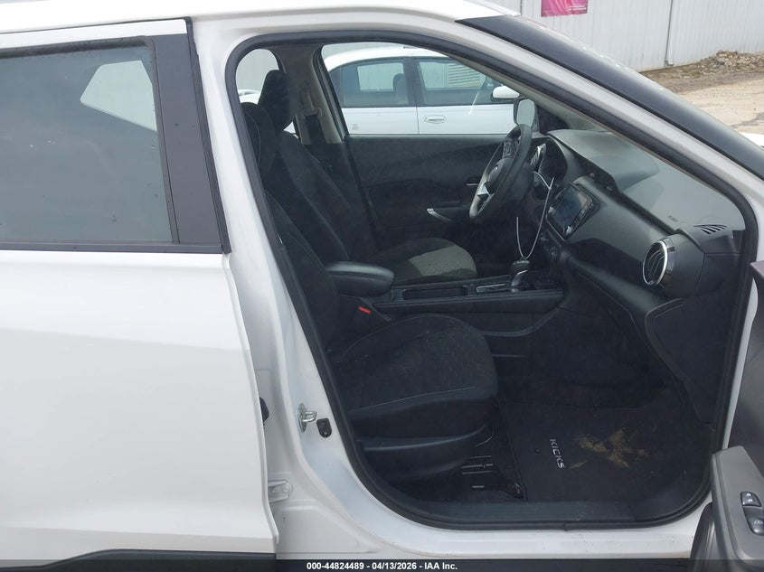 2022 Nissan Kicks Sv Xtronic Cvt