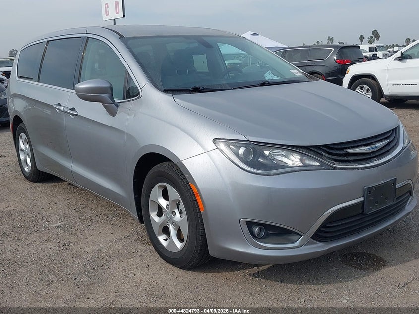 2018 Chrysler Pacifica Hybrid Touring Plus