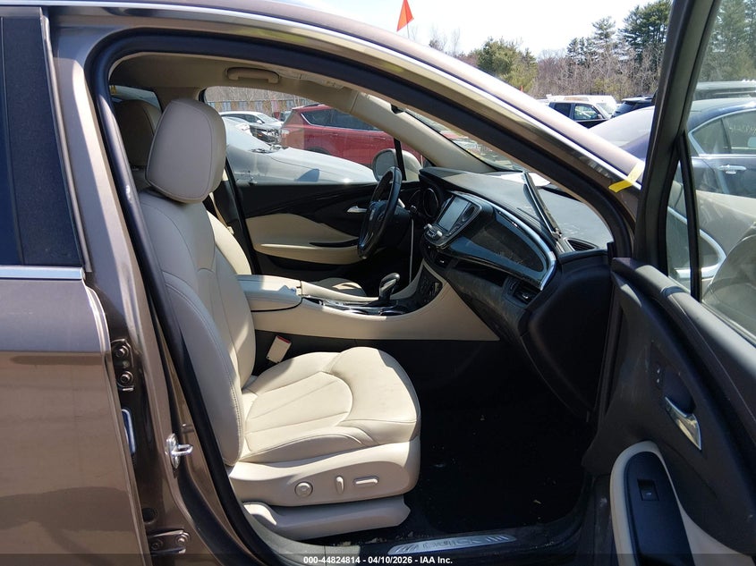 2017 Buick Envision 2.5 Essence brown Lot 111044824814 Vin LRBFXDSA3HD192861