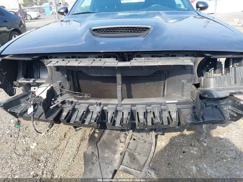 2C3CDZJG6KH551764 2019 Dodge Challenger 3.6 Gt grey