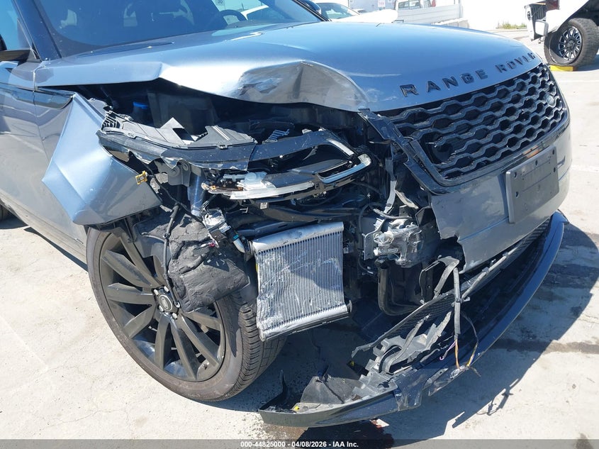 2019 Land Rover Range Rover Velar P250 R-Dynamic Se VIN: SALYL2EX8KA217636 Lot: 44825000