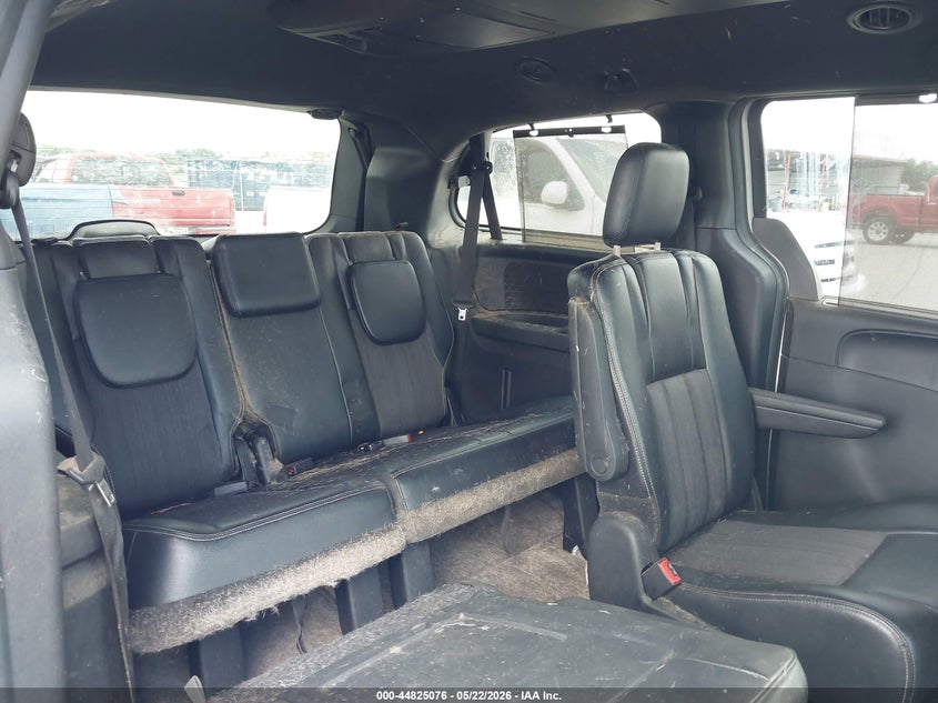 2014 Chrysler Town & Country S VIN: 2C4RC1HG9ER197835 Lot: 44825076