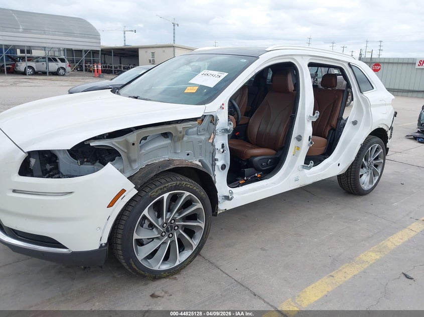 2022 Lincoln Nautilus Reserve VIN: 2LMPJ8KP0NBL26844 Lot: 44825128