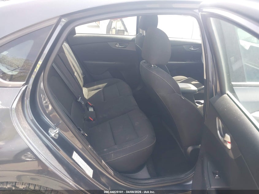 VIN 3KPF24AD4ME349737 2021 KIA FORTE LXS