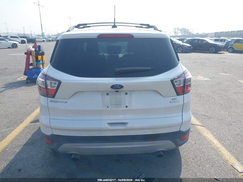 2017 Ford Escape 2.0 Se White Lot 111044825217 Vin 1FMCU0G95HUA80613