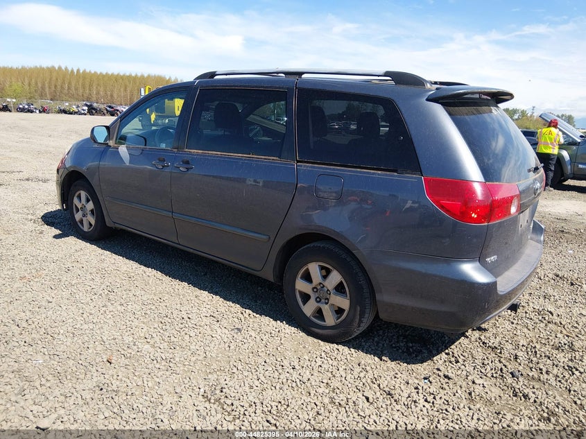 2009 Toyota Sienna Le