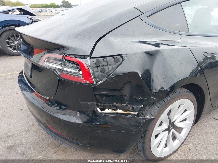 2022 Tesla Model 3 Rear-Wheel Drive black Lot 111044825429 Vin 5YJ3E1EA9NF188287