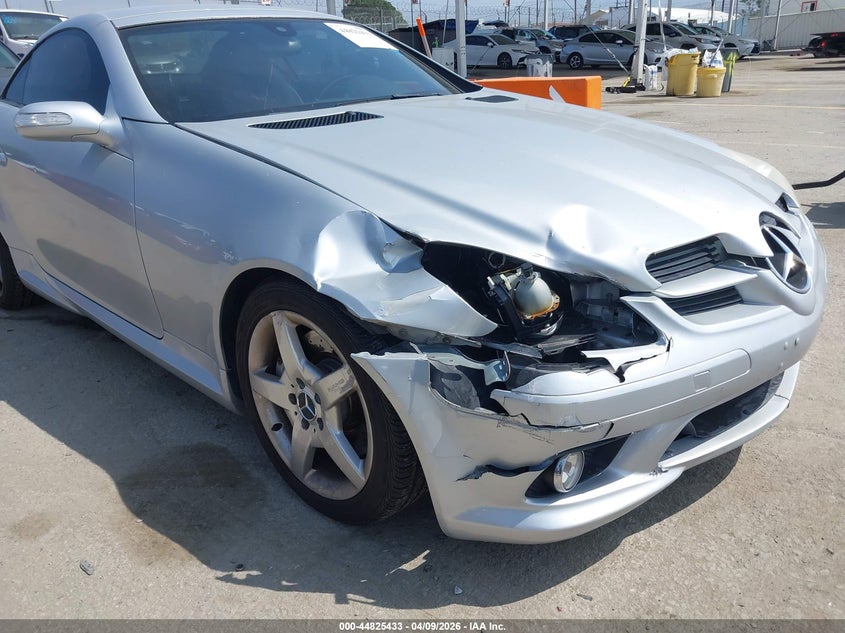 2006 Mercedes-Benz Slk 350 VIN: WDBWK56F66F117812 Lot: 44825433