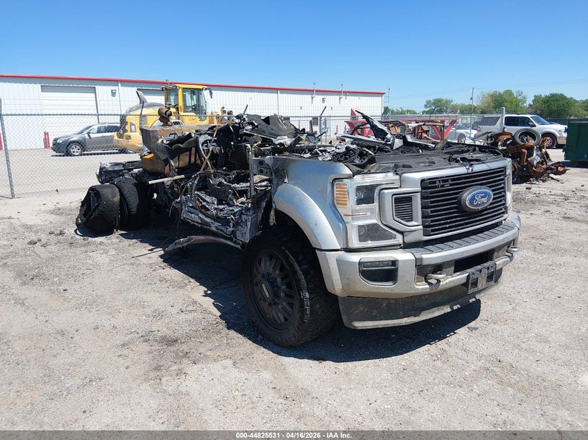 2022 FORD F-450 PLATINUM