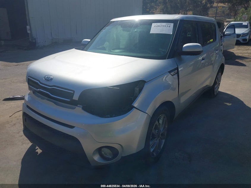 2019 KIA SOUL auction photo 2