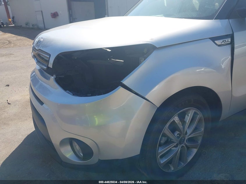 2019 KIA SOUL auction photo 6
