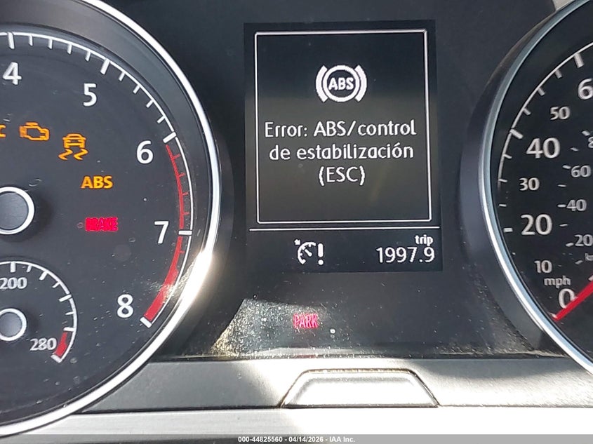 2017 Volkswagen Golf Tsi S 4-Door/Tsi Se 4-Door/Tsi Sel 4-Door/Tsi Wolfsburg Edition 4-Door VIN: 3VW217AU1HM048564 Lot: 44825560