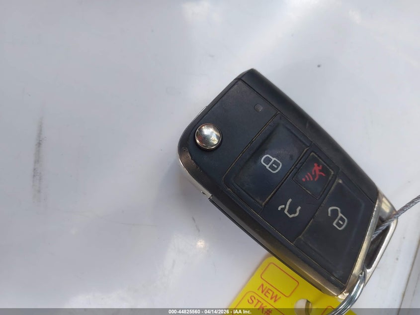 2017 Volkswagen Golf Tsi S 4-Door/Tsi Se 4-Door/Tsi Sel 4-Door/Tsi Wolfsburg Edition 4-Door VIN: 3VW217AU1HM048564 Lot: 44825560