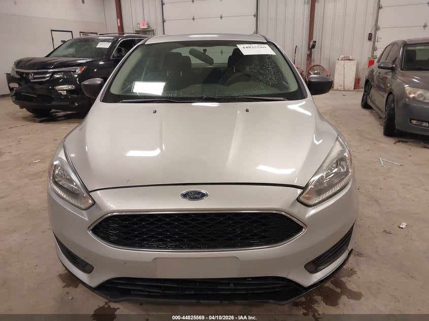 1FADP3E27GL386956 2016 Ford Focus 2.0 S silver