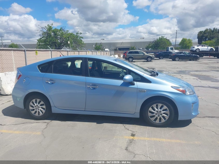 2014 Toyota Prius 1.8 Plug-In blue Lot 111044826019 Vin JTDKN3DP9E3061436