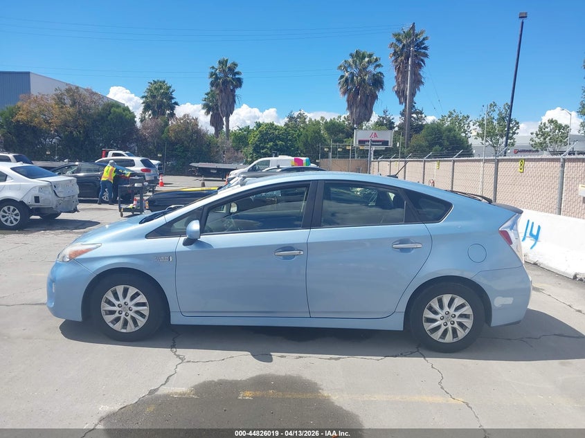 2014 Toyota Prius 1.8 Plug-In blue Lot 111044826019 Vin JTDKN3DP9E3061436
