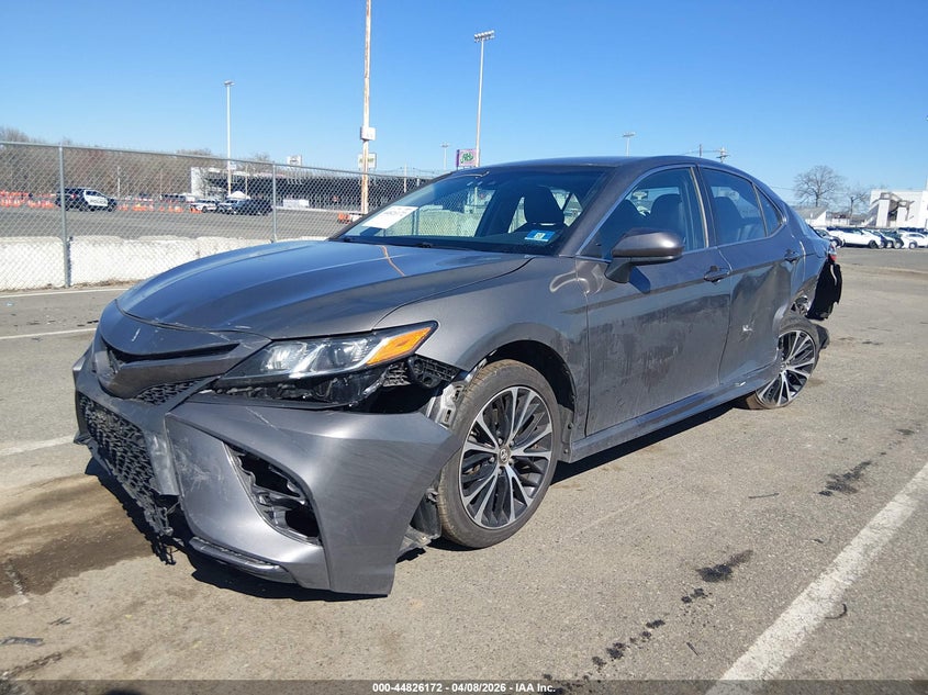 2018 Toyota Camry Se 4T1B11HK7JU652637 photo 1