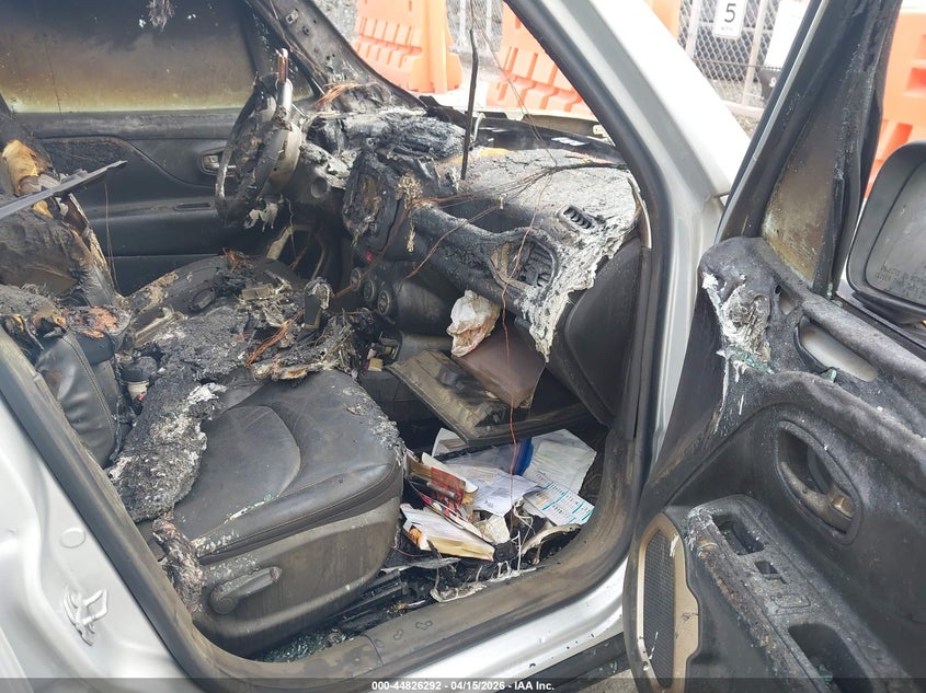 2017 Jeep Renegade Limited 4X4 VIN: ZACCJBDB7HPE45570 Lot: 44826292